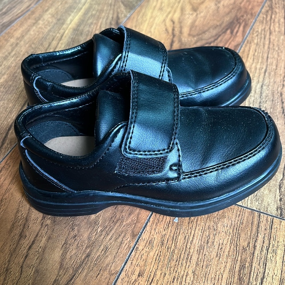 Dress shoe